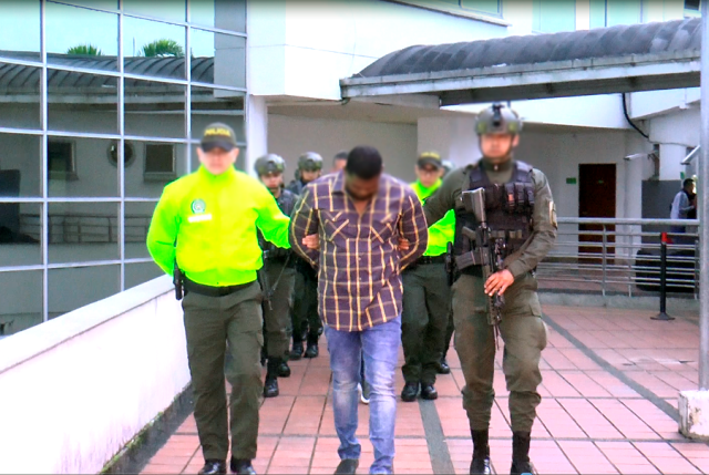 Cinco-diligencias-de-registro-y-allanamiento-se-materializaron-en-los-departamentos-de-Caldas-y-Risaralda