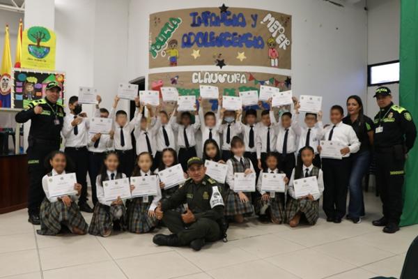 Con-éxito-culminamos-la-graduación-de-60-niños-niñas-y-adolescentes-en-el-programa-amigos-de-la-naturaleza”