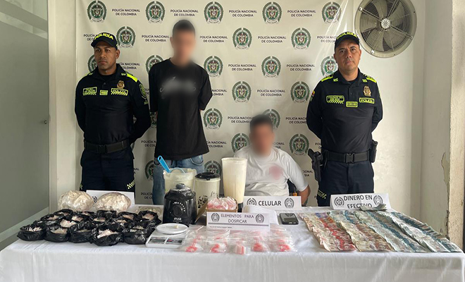 'Faber' y el 'Flaco' son capturados por el delito de tráfico de estupefacientes en el barrio Colinas del Bosque