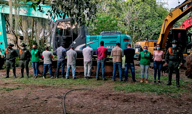 Capturamos-siete-hombres-por-daños-en-los-recursos-naturales-en-el-área-metropolitana-de-Pereira