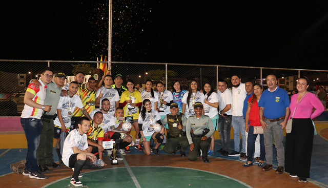 Llevamos-con-éxito-la-final-del-torneo-inter-barrial-jugando-por-la-paz-y-por-la-vida 