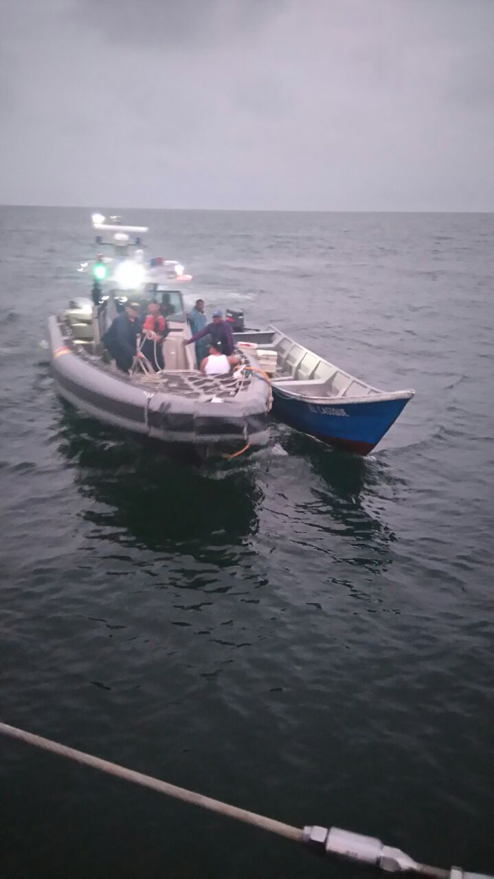 Incautados-410-kilos-de-cocaina-en-una-lancha-rapida