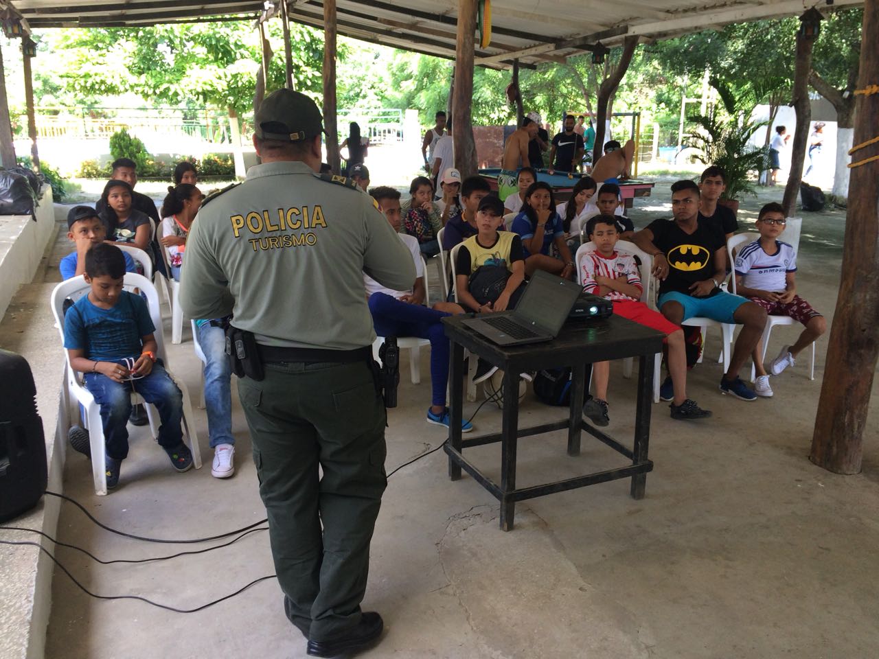 con capacitaciones sensibilizamos 40 jovenes