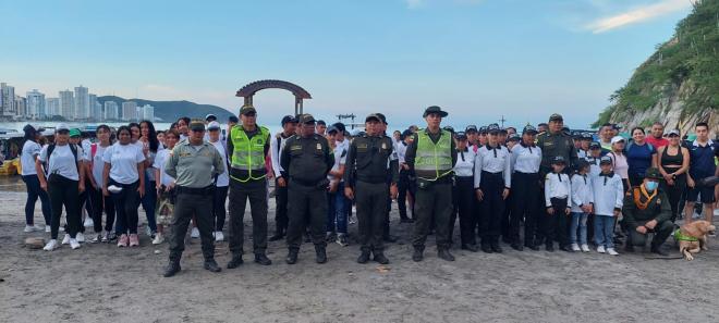 Policía Metropolitana comprometida con la conservación del medio ambiente.