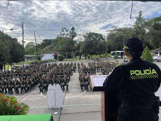 Entrega de 240 placas policiales.