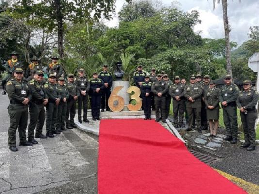 63 años formando policías íntegros.