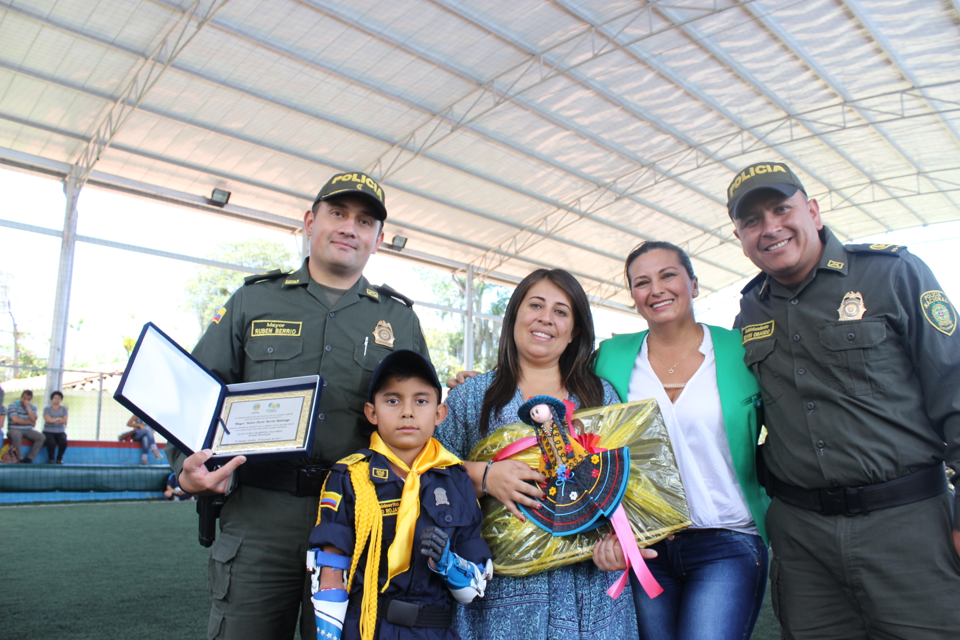 Entrega Prótesis Animadas Dairo -Policía de Santander