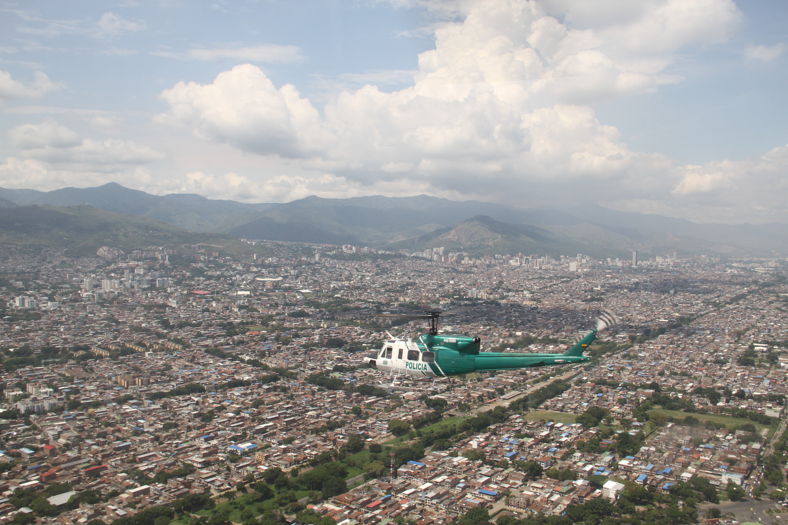 Policías en Cali cumpliendo los sueños de los niños