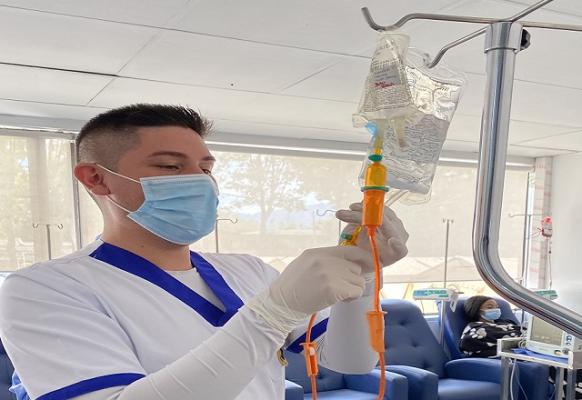 enfermero canalizando