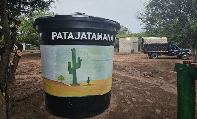Recipiente agua instalado por policía