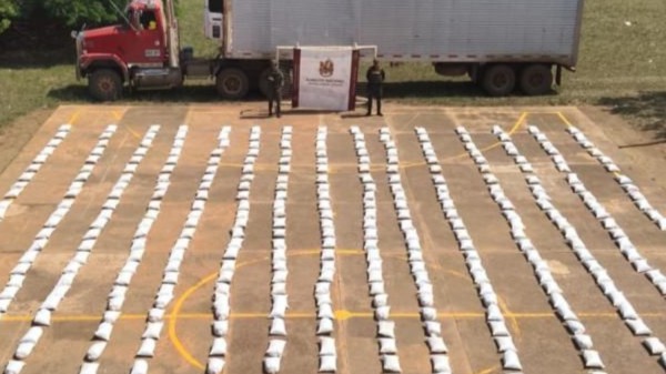 incautación de vehículo y material mineral