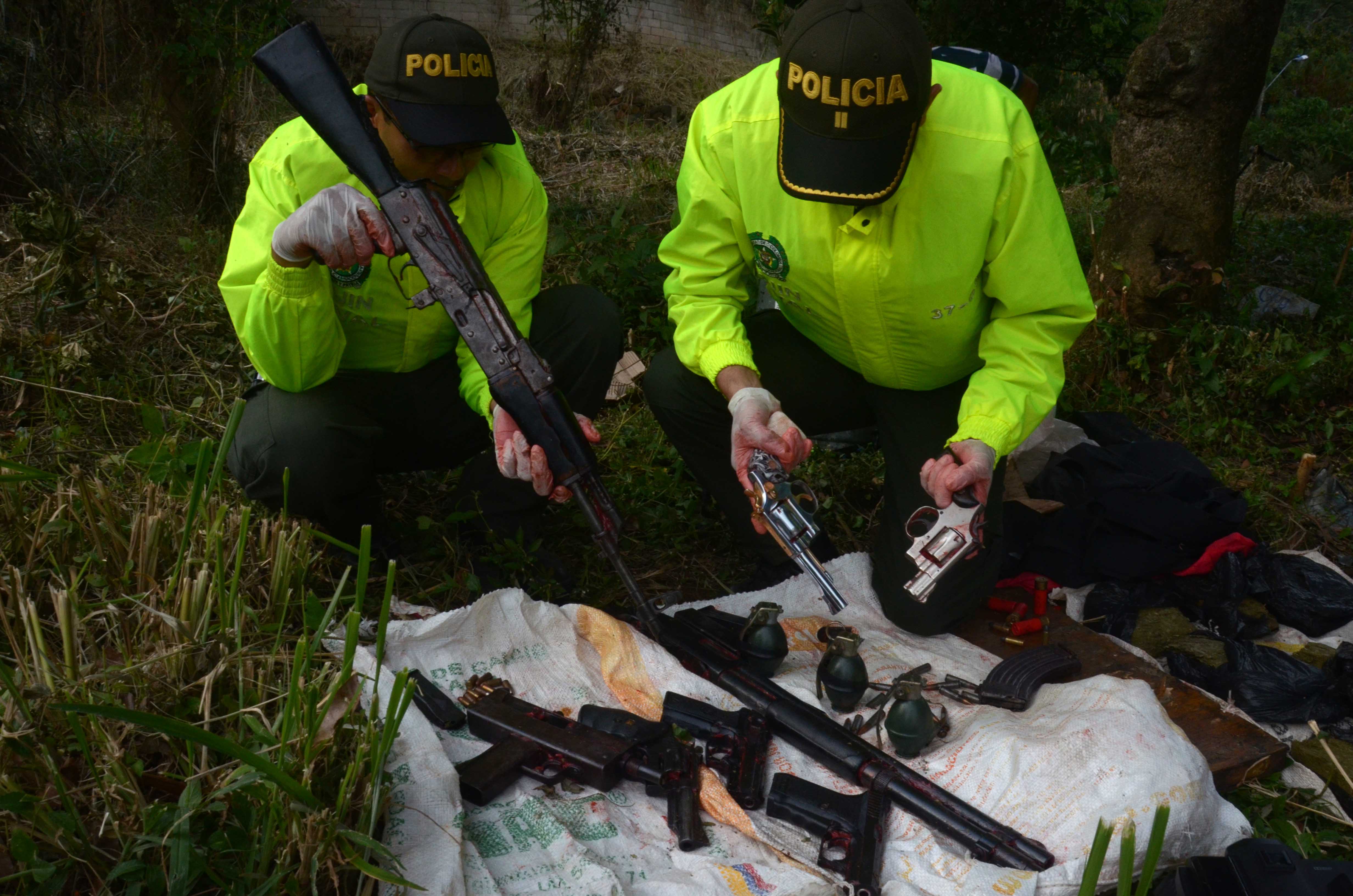 Armas de fuego encontradas en caleta en Medellín