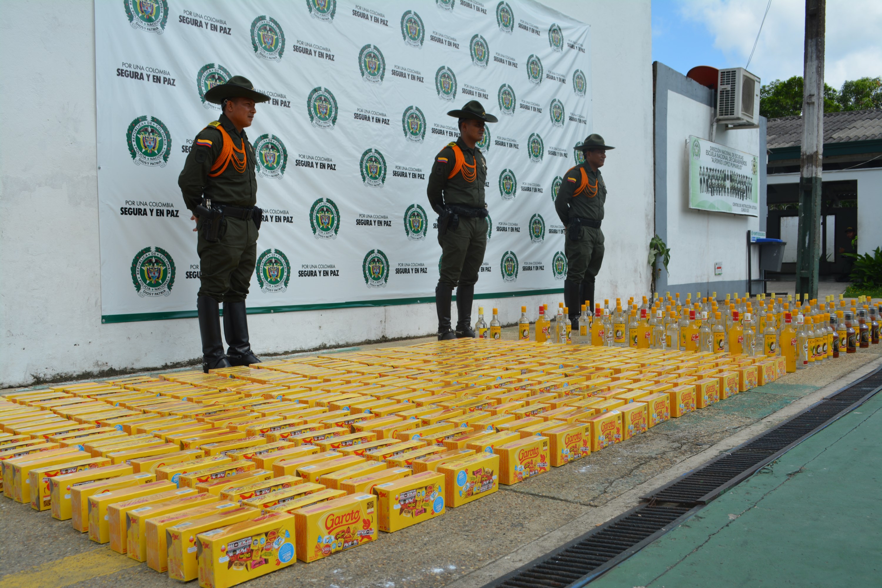 Incautado licor y chocolates de origen brasilero avaluadas en más de diez millones de pesos 