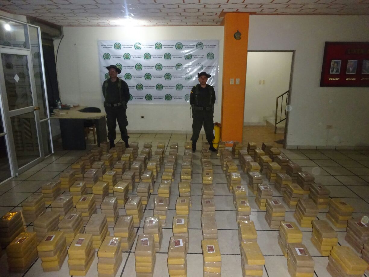 Incautada-más-de-media-tonelada-de-clorhidrato-de-cocaína-al-interior-de-un-furgón-en-el-departamento-de-Nariño 