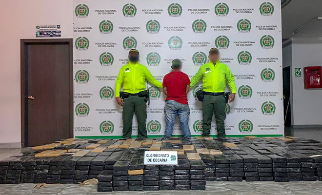 En caleta instalada a un contenedor se incautaron 1.013 kilos de cocaína