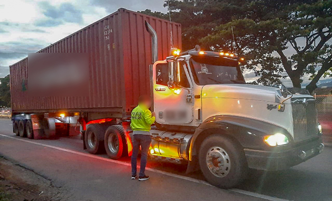 En caleta instalada a un contenedor se incautaron 1.013 kilos de cocaína