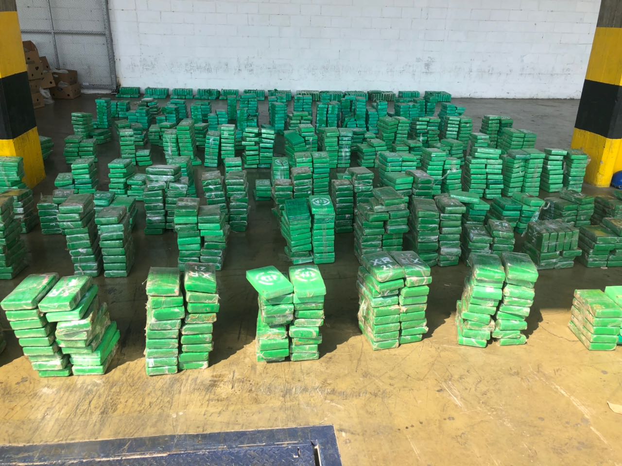 Contundente-golpe-al-tráfico-de-estupefacientes-en-el-puerto-de-Santa-Marta