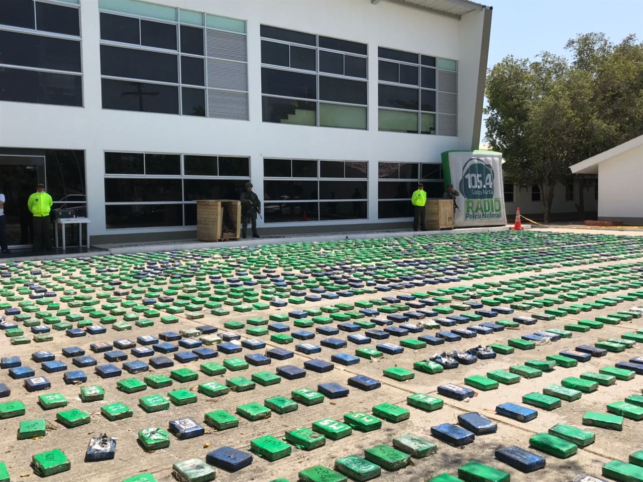 Incautadas más de dos toneladas de cocaína en Santa Marta