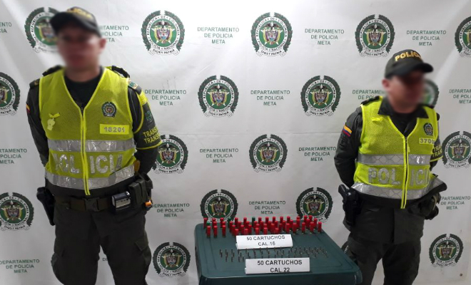 En-Puerto Gaitán-hallamos-100-cartuchos-ilegales-abandonados-a-un-costado-del-eje vial