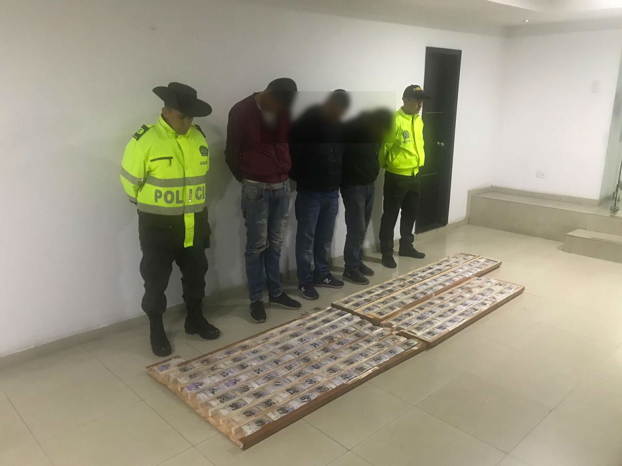 Incautamos-1.600-millones-de-pesos-producto-del-narcotráfico 