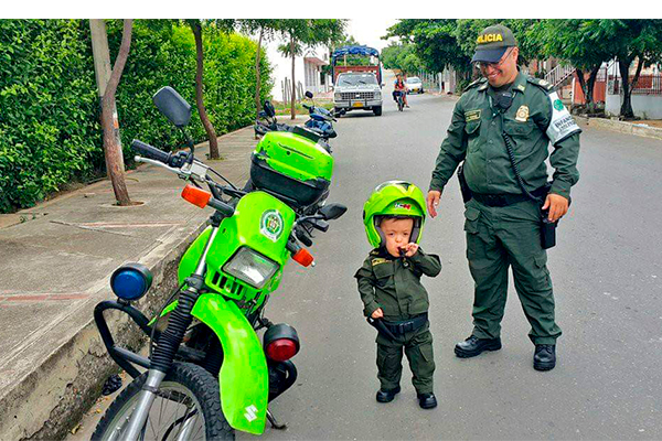 ntendente Ferrer  trabajando por niños de Cúcuta 