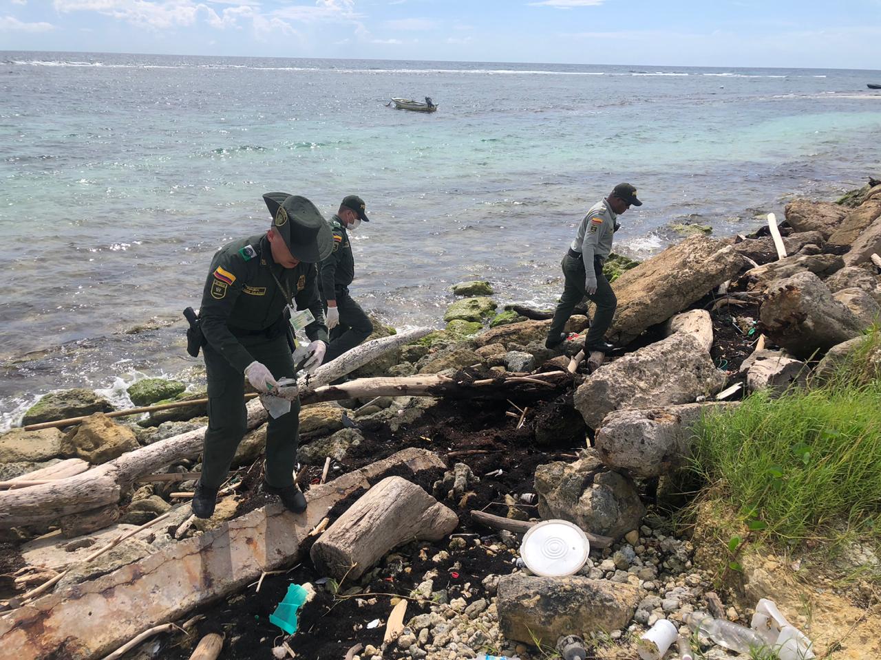 Adelantamos jornada de limpieza  a las playas de Sound Bay