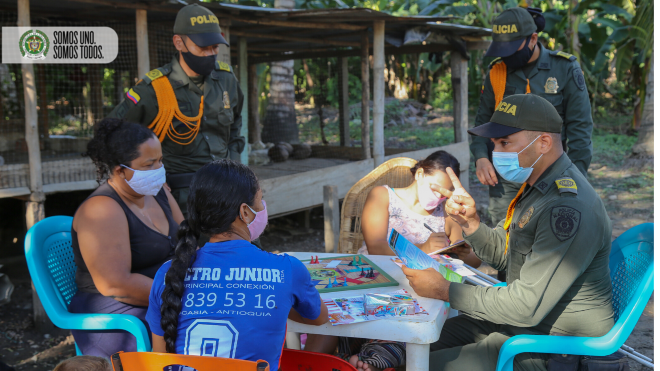 Carabineros realizan campañas de prevención de violencia doméstica
