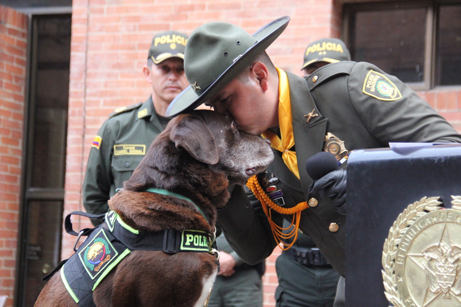 policia-nacional-realiza-homenaje-a-un-canino