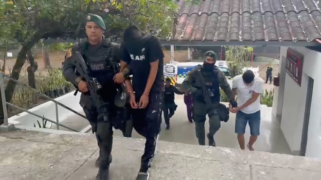 Hurtaron 15 millones y emprendieron la huida en un vehículo