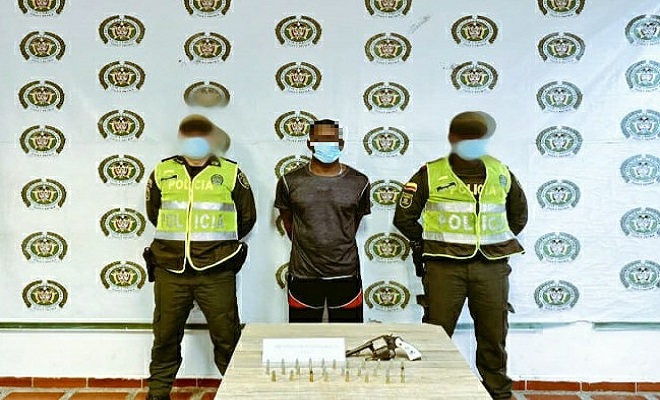 Lo capturamos en flagrancia con un revólver y 23 cartuchos 