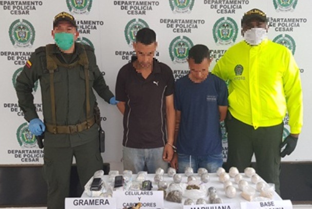 Los-capturados-expulsando-dosis-de-droga-al-interior-de-la-cárcel-de-máxima-y-mediana-seguridad