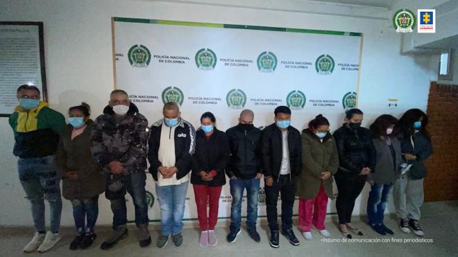 11 capturados-policías custodiando