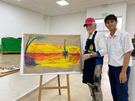 Los hijos de los policías le pintan a Colombia