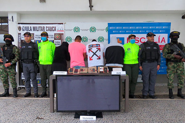 A la cárcel una mujer y tres hombres 