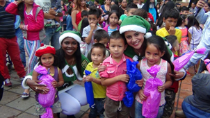 Nuestras mujeres policias participan de esta hermosa labor.