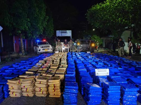 toneladas de marihuana que eran transportadas en un vehículo de alimentos