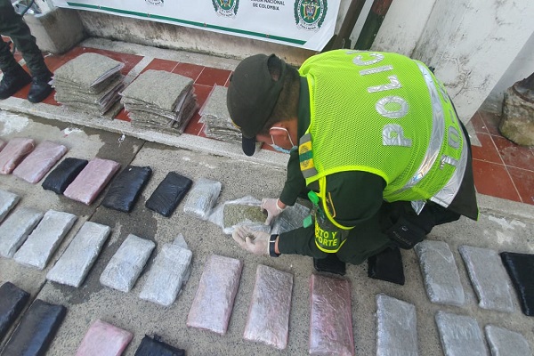 Hallazgo de marihuana en vehículo abandonado 