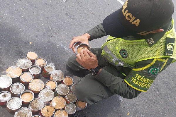 12 kilos de marihuana venían encaletados en latas de conservas 