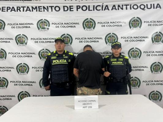 Unidades de la Policía Nacional en Antioquia lograron la captura de un ciudadano incluido en el cartel de los más buscados, requerido por el delito de acceso carnal abusivo.