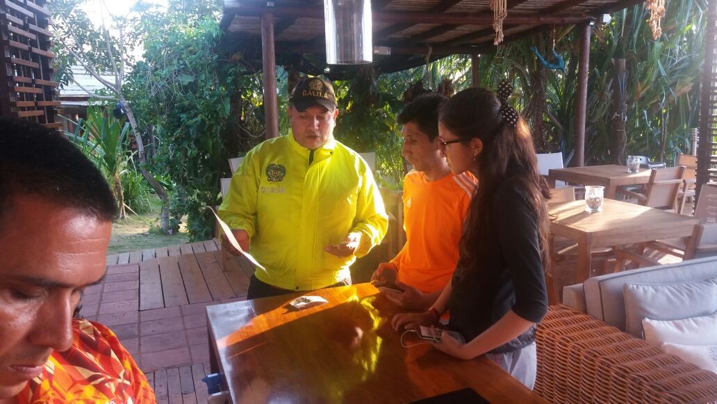 Mediante volantes dieron a conocer el copy “Yo No Pago Yo Denuncio” 