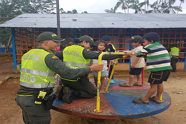 Policía de infancia adolescencia en vaupés