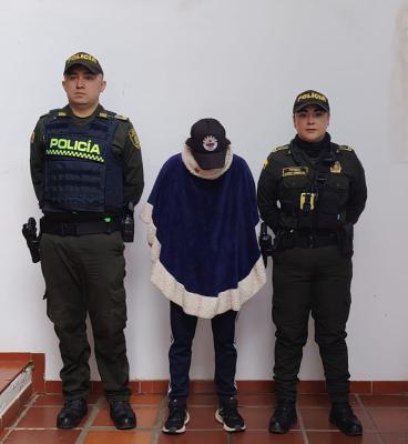 mujer capturada orden judicial delito homicidio