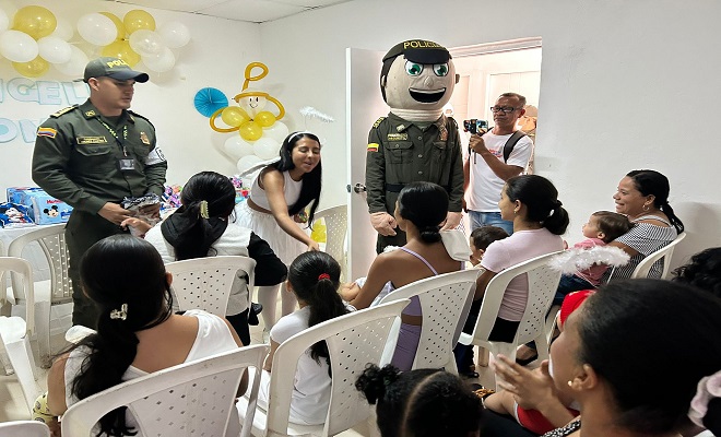 La Policía Nacional celebra el Día de los Angelitos en el Atlántico