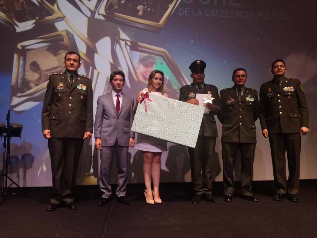 Evento noche de la excelencia polical en Medellín