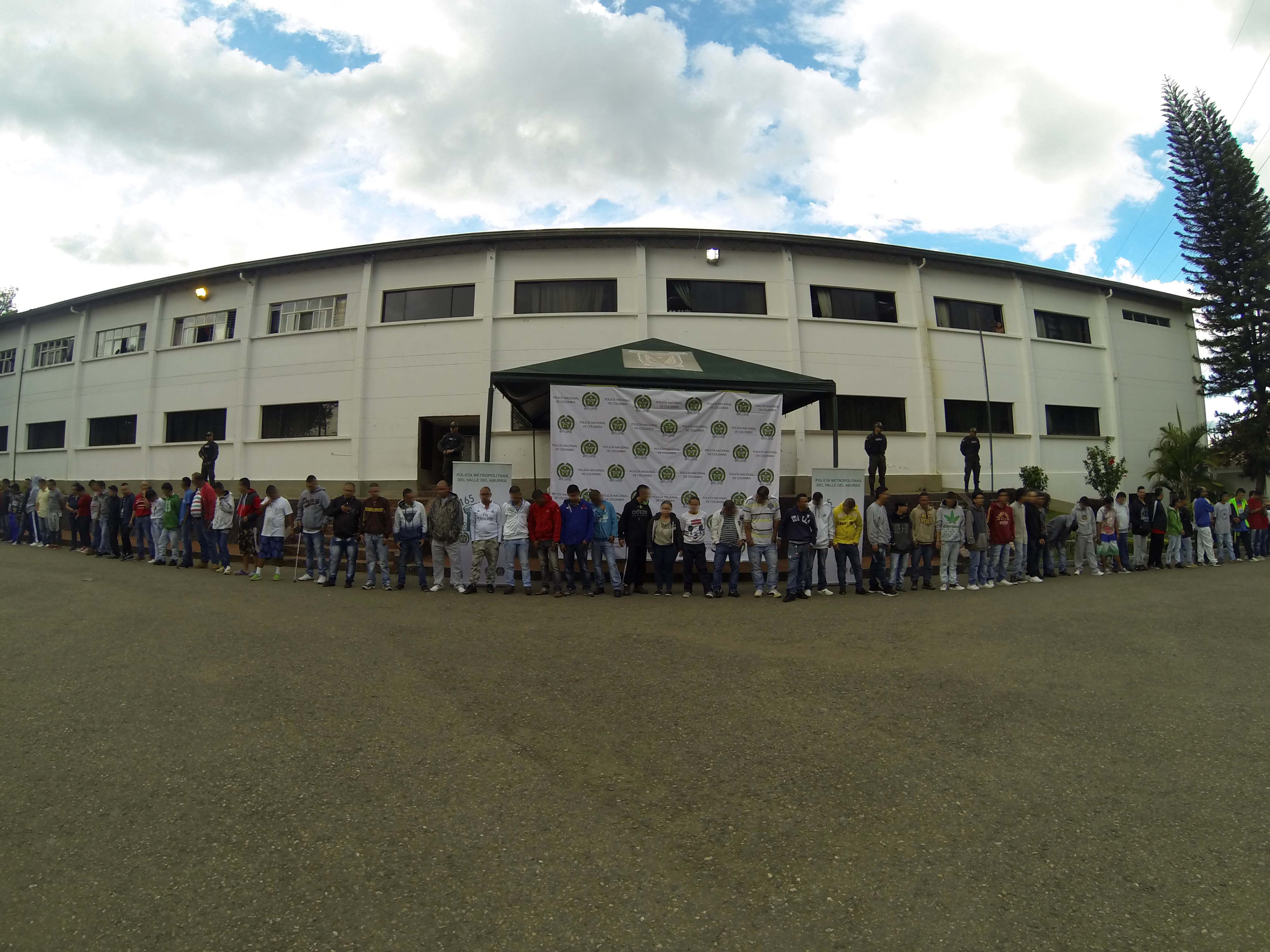 Grupo de capturados de operación contra la extorsión en el Valle de Aburrá