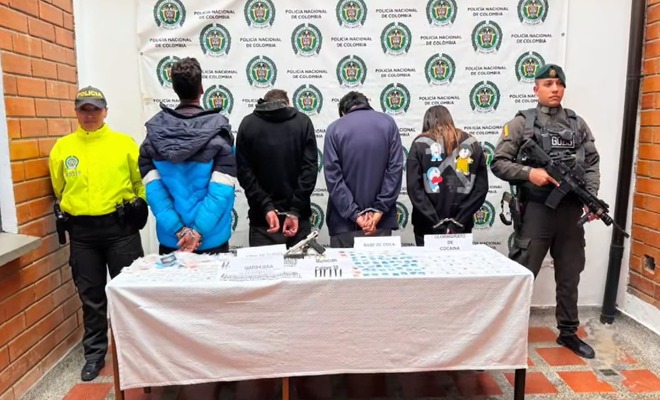 Diez personas fueron capturadas en operativos simultáneos donde se incautaron drogas, armas y elementos utilizados para la distribución de estupefacientes.