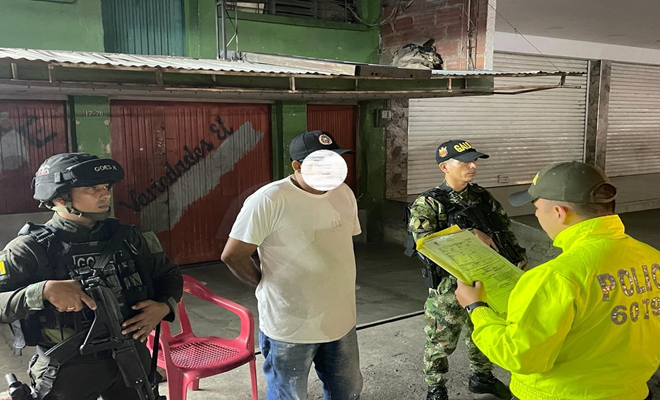 Capturado en vía pública por la policía