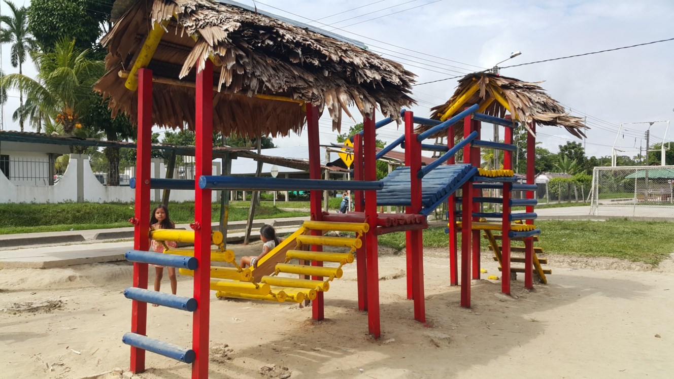 Comunidad indígena San José km 6 recibió nuevo para parque infantil para los niños y niñas 