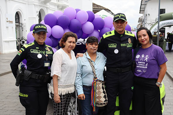 líneas_telefónicas_155,_123_o_al número_del_cuadrante_púrpura_315 5526322