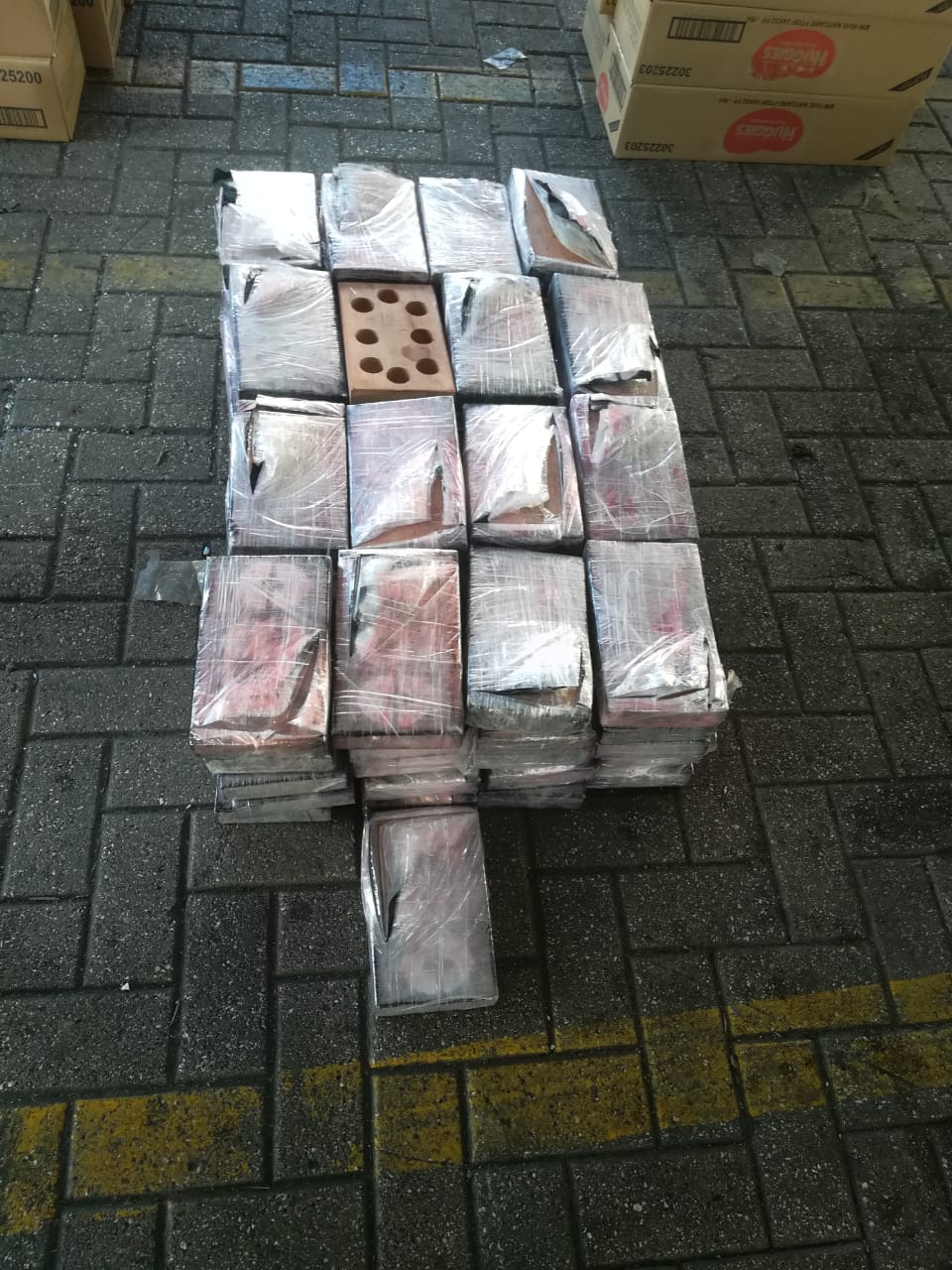 Dentro-de-bolsas-de-pañales-encontraron-122-kilos-de-clorhidrato-de-cocaína